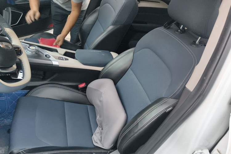 Used Geometry A 2022 Pro 430KM Green Apple Pro Left Front Seat