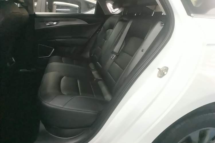 Used Geometry A 2022 Pro 430KM Commuter Edition Left Rear Seat