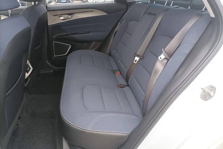 Used Geometry A 2022 Pro 430KM Green Apple Pro Left Rear Seat