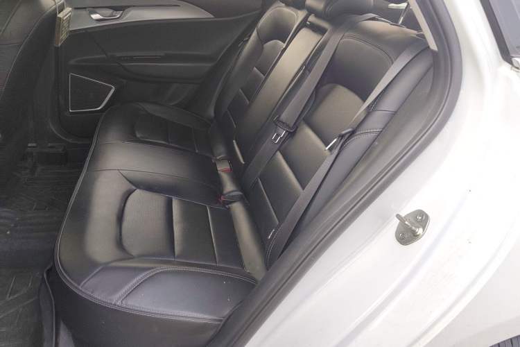 Used Geometry A 2022 Pro 430KM Green Apple Pro Left Rear Seat