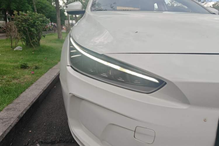 Used Geometry A 2022 Pro 430KM Business Edition Right Front Headlight
