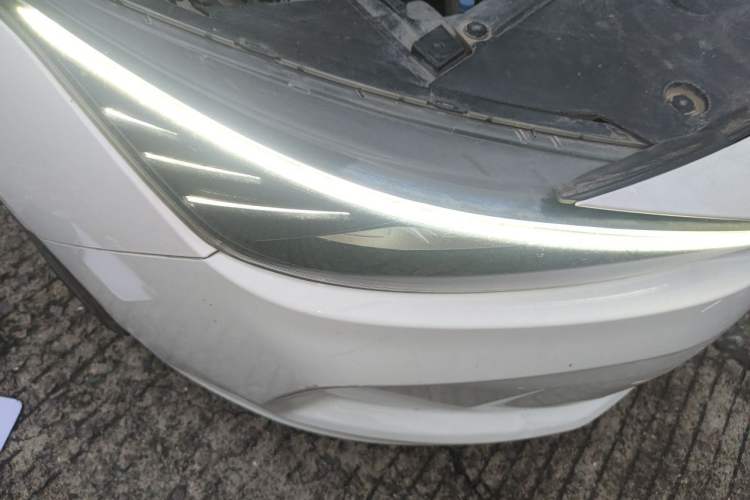 Used Geometry A 2022 Pro 600KM Red Apple Plus Right Front Headlight