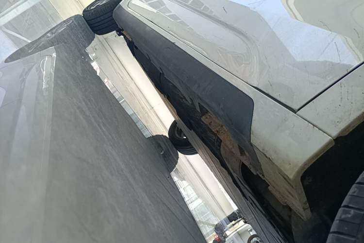 Used Geometry A 2022 Pro 430KM Commuter Edition Right Side Sill