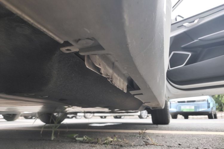 Used Geometry A 2022 Pro 430KM Commuter Edition Right Side Sill