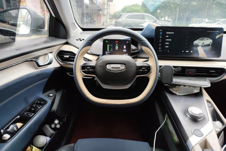 Used Geometry A 2022 Pro 600KM Red Apple Plus Steering Wheel