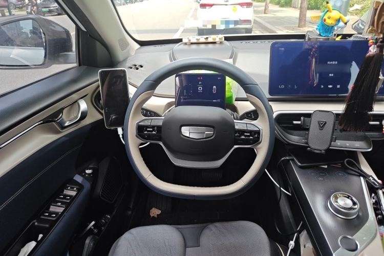 Used Geometry A 2022 Pro 600KM Red Apple Plus Steering Wheel