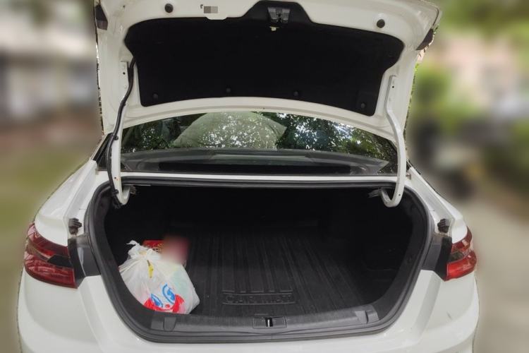 Used Geometry A 2022 Pro 600KM Red Apple Plus Trunk