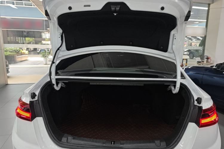 Used Geometry A 2022 Pro 430KM Commuter Edition Trunk