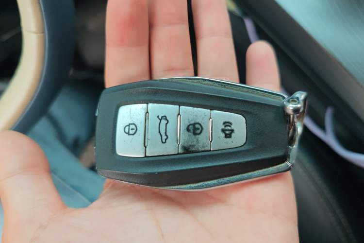 Used Geometry A 2022 Pro 430KM Green Apple Pro Vehicle Key