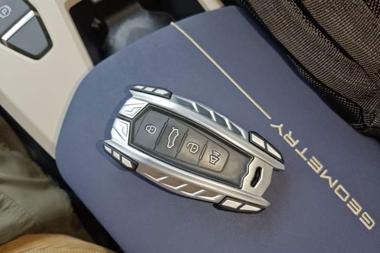 Used Geometry A 2022 Pro 430KM Green Apple Pro Vehicle Key