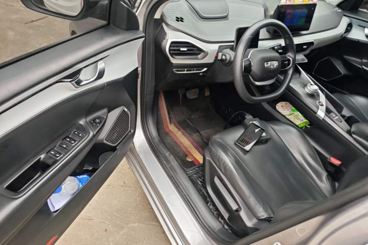 Used Geometry A 2024 410KM Travel Edition Driver Seat