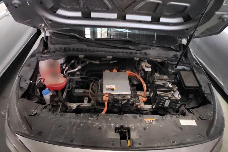 Used Geometry A 2024 410KM Travel Edition Engine Bay
