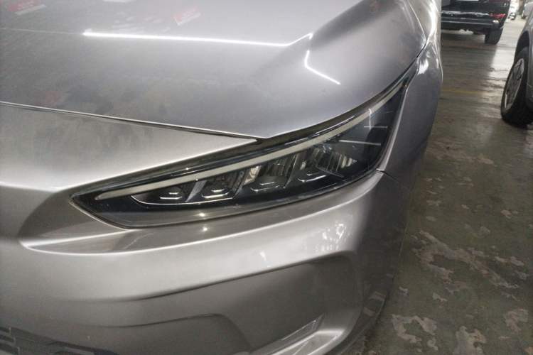 Used Geometry A 2024 410KM Travel Edition Left Front Headlight