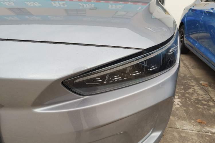Used Geometry A 2024 410KM Travel Edition Left Front Headlight