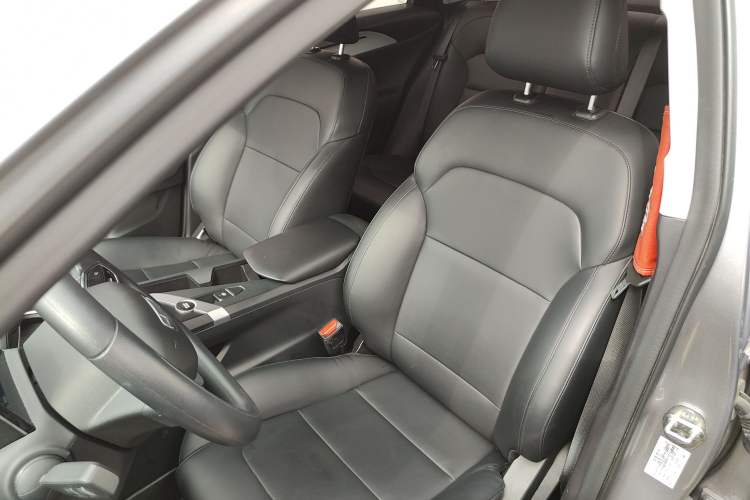 Used Geometry A 2024 410KM Travel Edition Left Front Seat