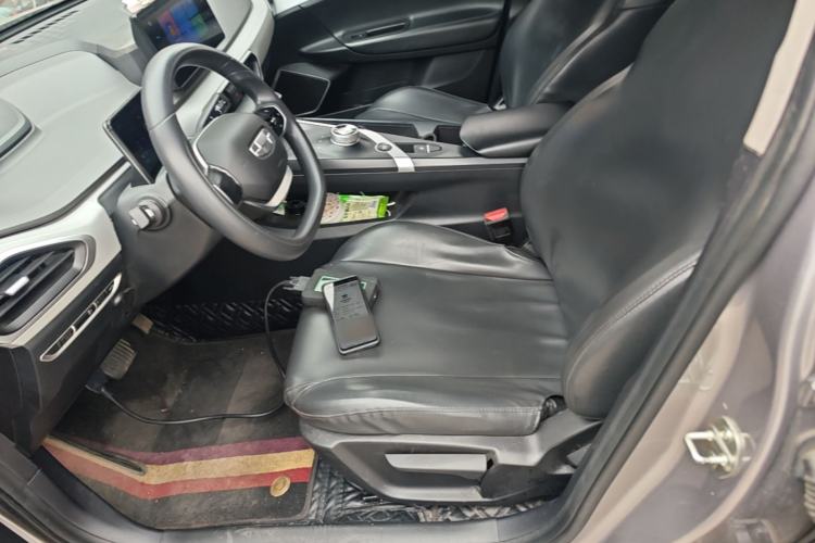 Used Geometry A 2024 410KM Travel Edition Left Front Seat