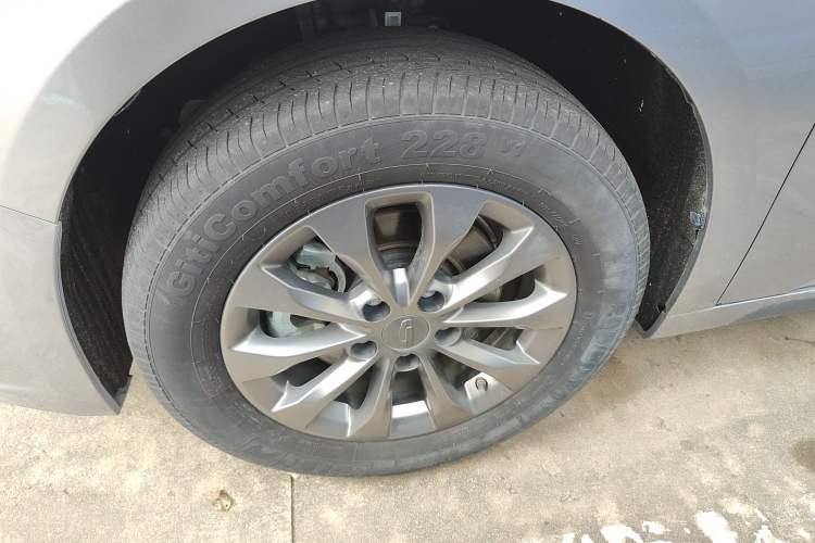 Used Geometry A 2024 410KM Travel Edition Left Front Wheel Hub