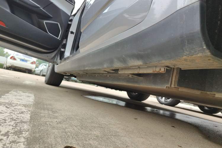 Used Geometry A 2024 410KM Travel Edition Left Side Sill