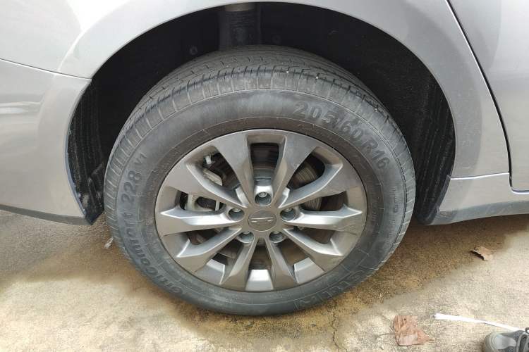 Used Geometry A 2024 410KM Travel Edition Right Rear Wheel Hub