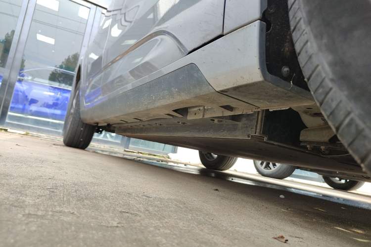 Used Geometry A 2024 410KM Travel Edition Right Side Sill