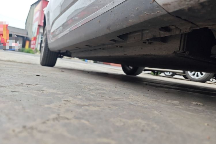 Used Geometry A 2024 410KM Travel Edition Right Side Sill