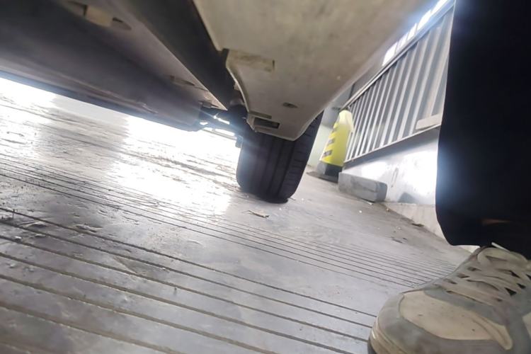 Used Geometry A 2024 410KM Travel Edition Chassis Front Right