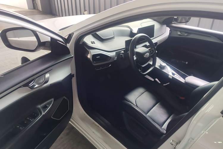 Used Geometry A 2024 410KM Travel Edition Driver Seat