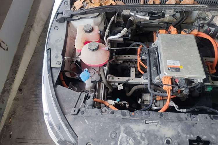 Used Geometry A 2024 410KM Travel Edition Engine Bay Right
