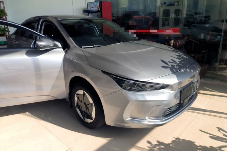 Used Geometry A 2024 500KM Travel Edition Front Right 45 Deg