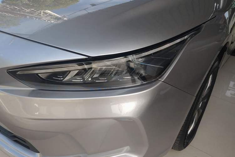 Used Geometry A 2024 410 KM Business Edition Left Front Headlight