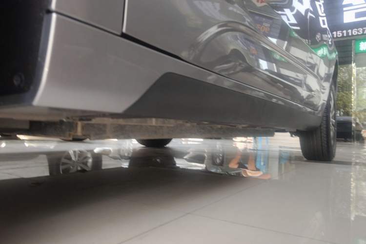 Used Geometry A 2024 410 KM Business Edition Left Side Sill
