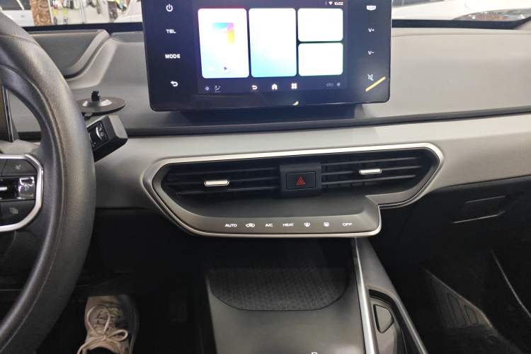 Used Geometry A 2024 410KM Travel Edition Audio And AC Panel