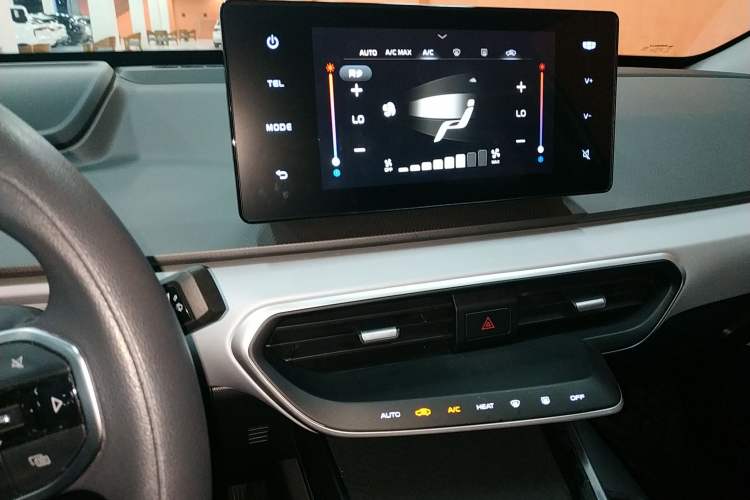 Used Geometry A 2024 410KM Travel Edition Audio And AC Panel