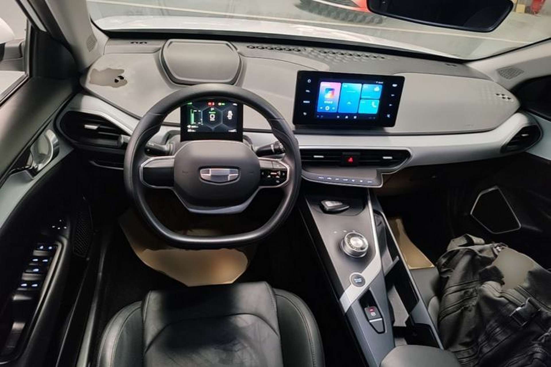 Used Geometry A 2024 500KM Travel Edition Center Console