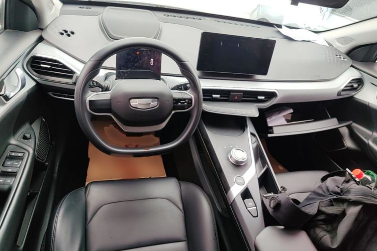 Used Geometry A 2024 410KM Travel Edition Center Console