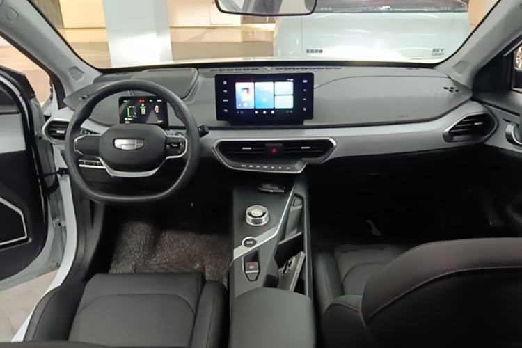 Used Geometry A 2024 410KM Travel Edition Center Console