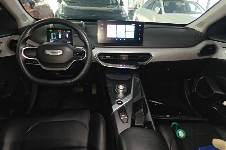 Used Geometry A 2024 410KM Travel Edition Center Console