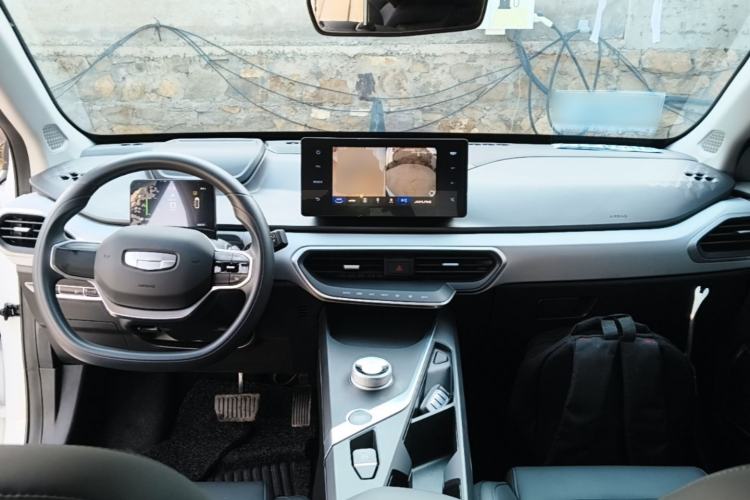 Used Geometry A 2024 410KM Travel Edition Center Console