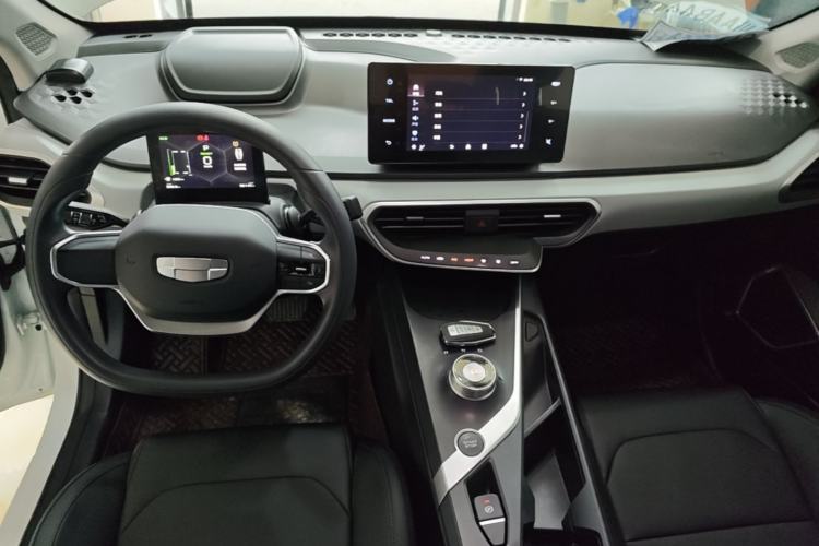 Used Geometry A 2024 410KM Travel Edition Center Console