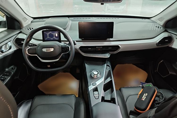 Used Geometry A 2024 410KM Travel Edition Center Console