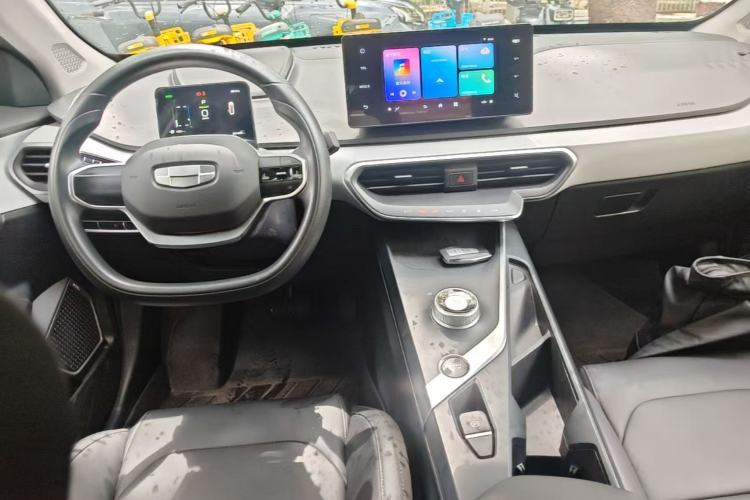 Used Geometry A 2024 410KM Travel Edition Center Console