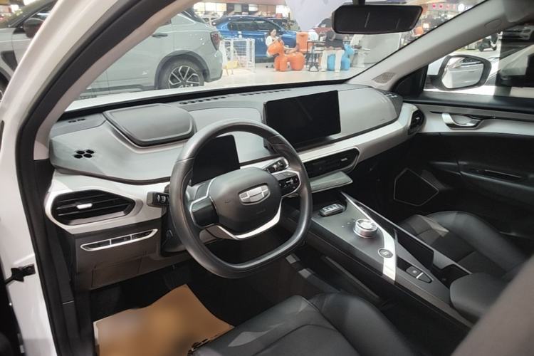 Used Geometry A 2024 410KM Travel Edition Center Console