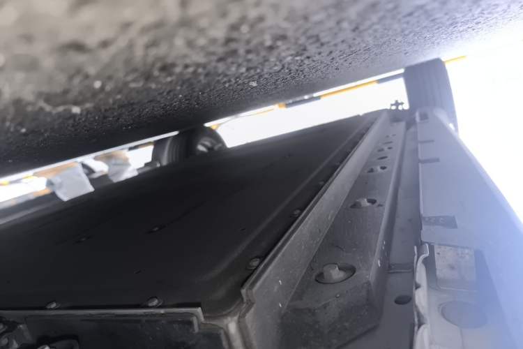 Used Geometry A 2024 410KM Travel Edition Chassis Front Right