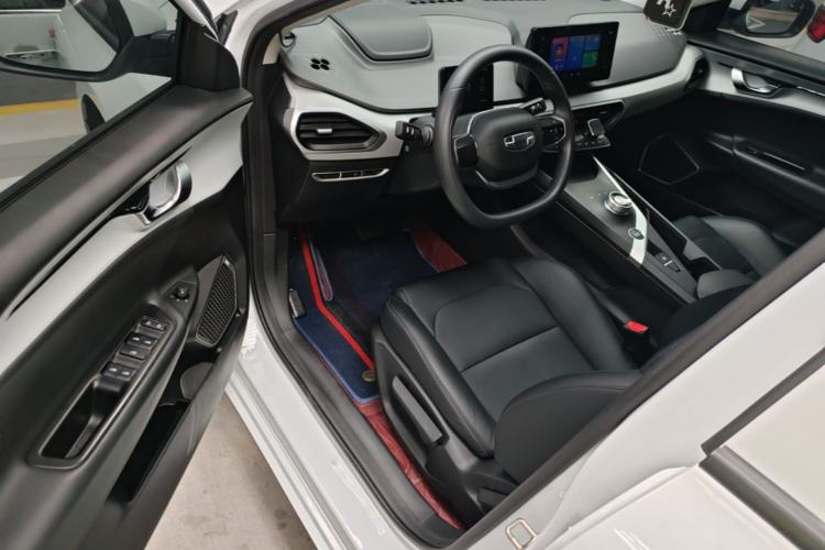 Used Geometry A 2024 410KM Travel Edition Driver Seat
