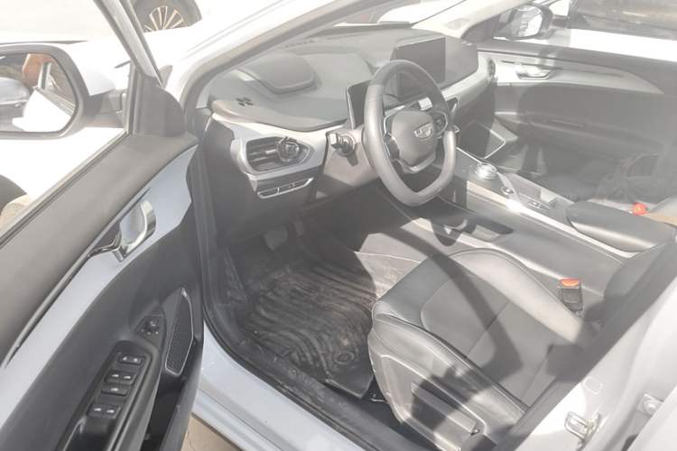 Used Geometry A 2024 410KM Travel Edition Driver Seat