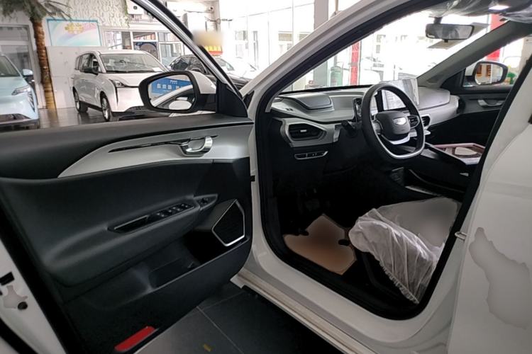 Used Geometry A 2024 500KM Travel Edition Driver Seat