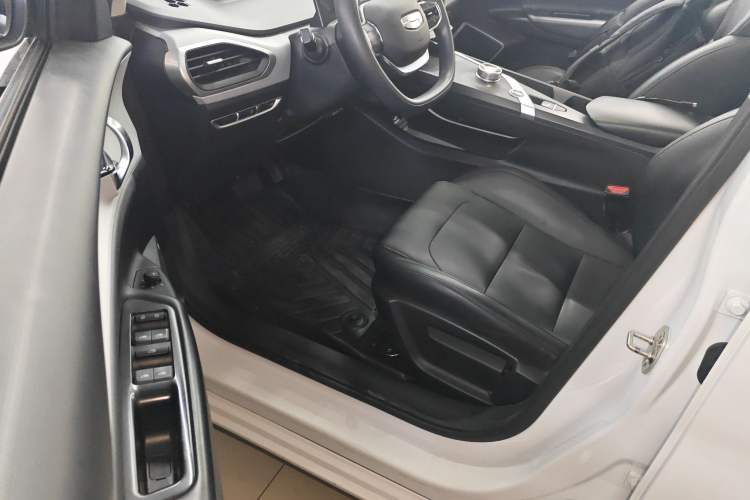 Used Geometry A 2024 410KM Travel Edition Driver Seat