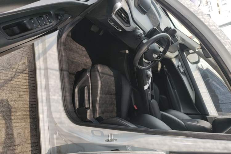 Used Geometry A 2024 410KM Travel Edition Driver Seat