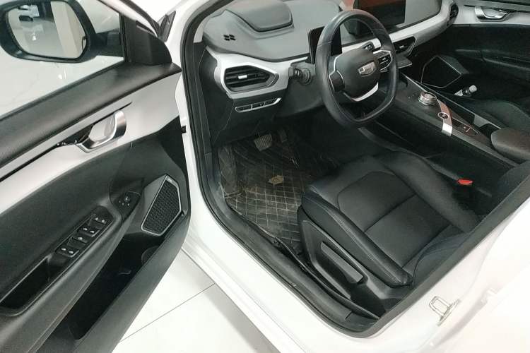 Used Geometry A 2024 410KM Travel Edition Driver Seat