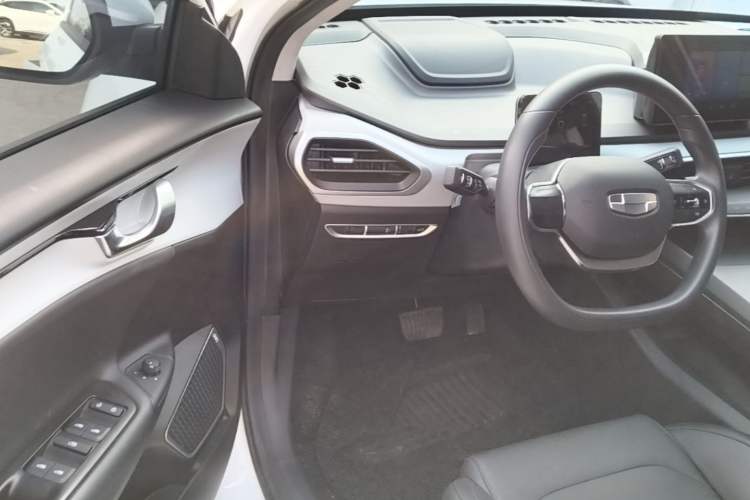 Used Geometry A 2024 410KM Travel Edition Driver Seat